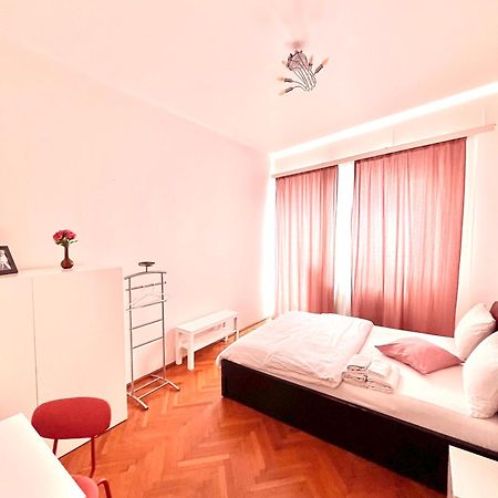 Downtown Unirii Square Private Economy Rooms With Shared Amenities Bucharest Exterior photo